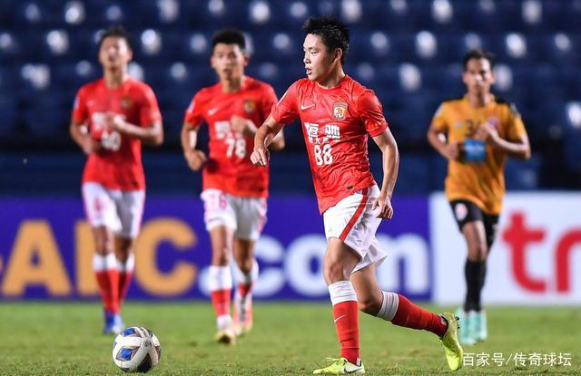 今晚亚冠传出新动向，阿贾克斯更衣室发声，管理层表态：信心回归，控场能力受关注的简单介绍