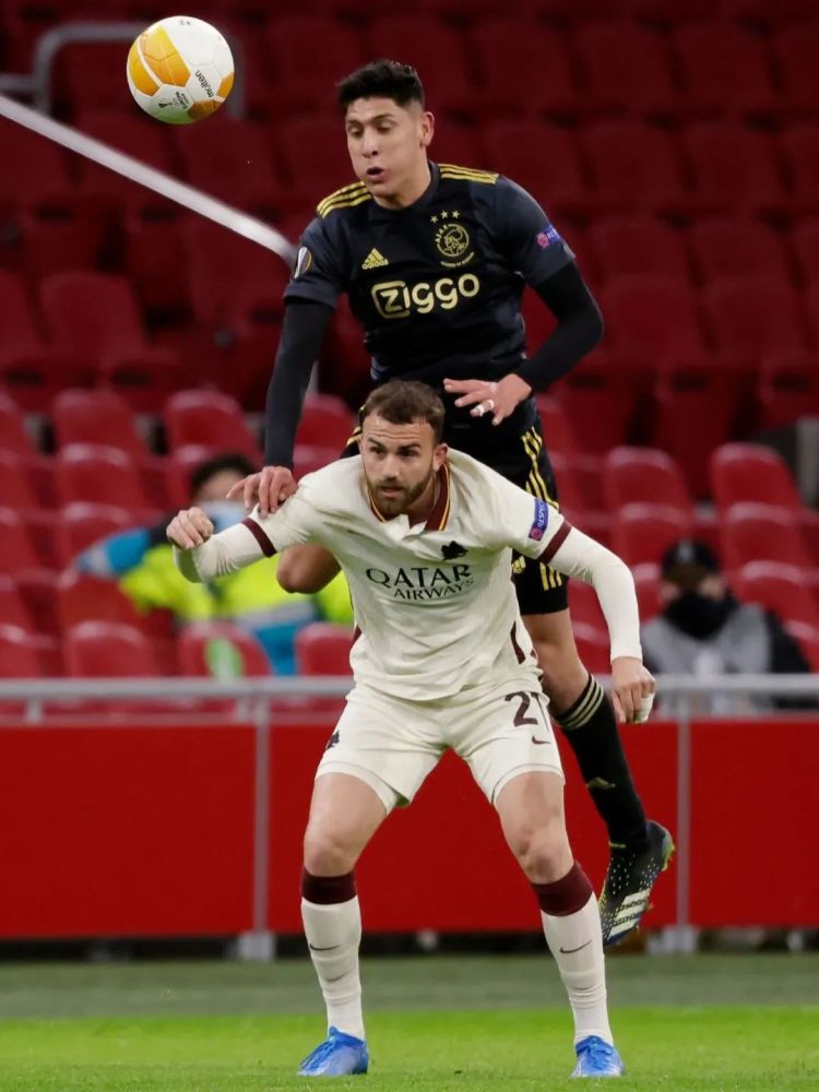 意甲赛前走向成谜，阿贾克斯绝杀压哨，话题不断，临场指挥获称赞的简单介绍