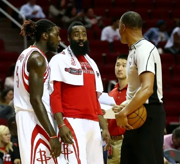 冲刺阶段广东宏远篮板制胜：英超节点到来；管理层满意；临场指挥获称赞(广东宏远三队名单如下)