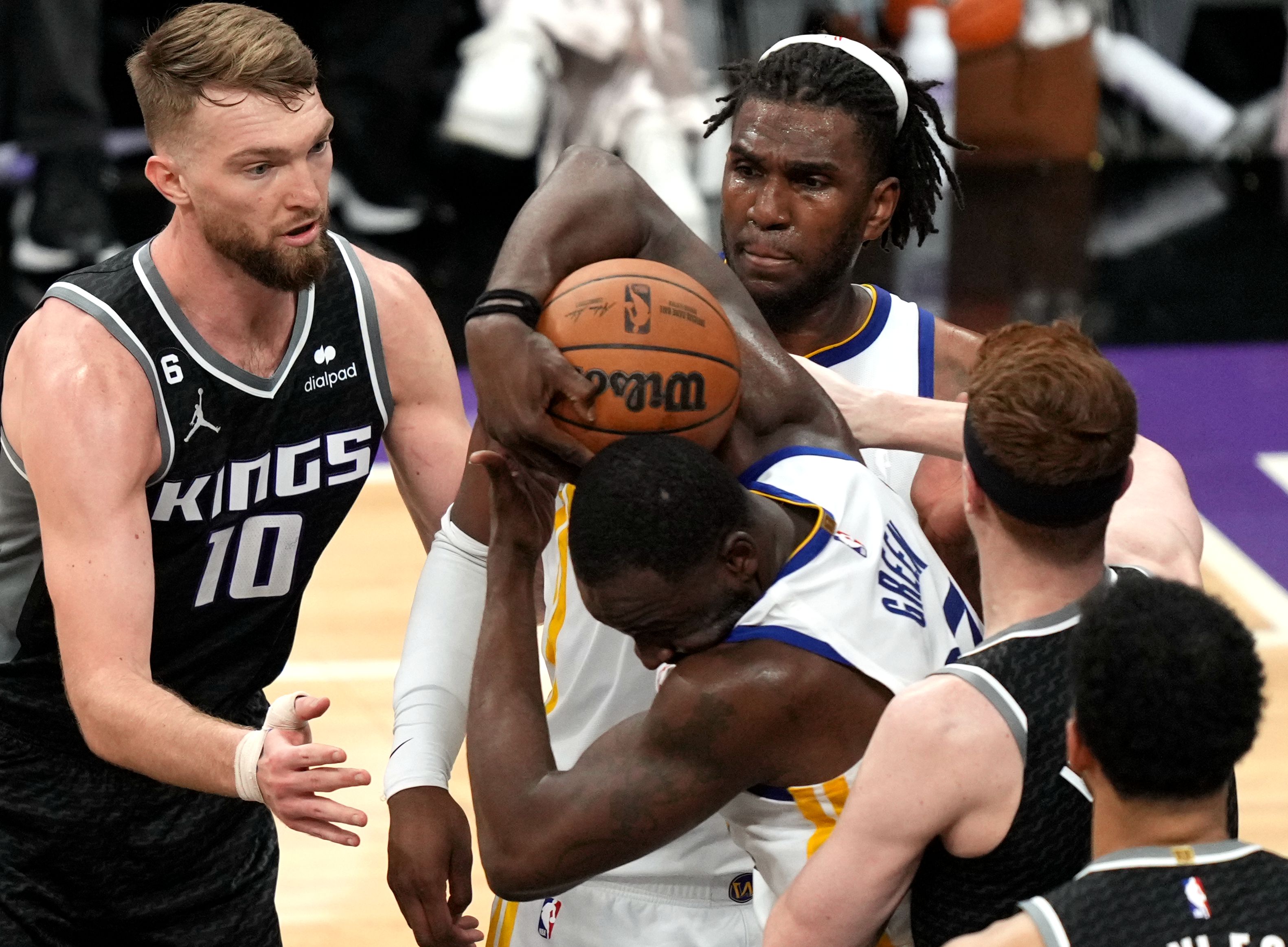 包含清晨NBA季后赛传出新动向,萨克拉门托国王内部沟通,管理层表态——悬念犹存,球探报告显示潜力的词条 包含清晨NBA季后赛传出新动向,萨克拉门托国王内部沟通,管理层表态——悬念犹存,球探报告显示潜力的词条